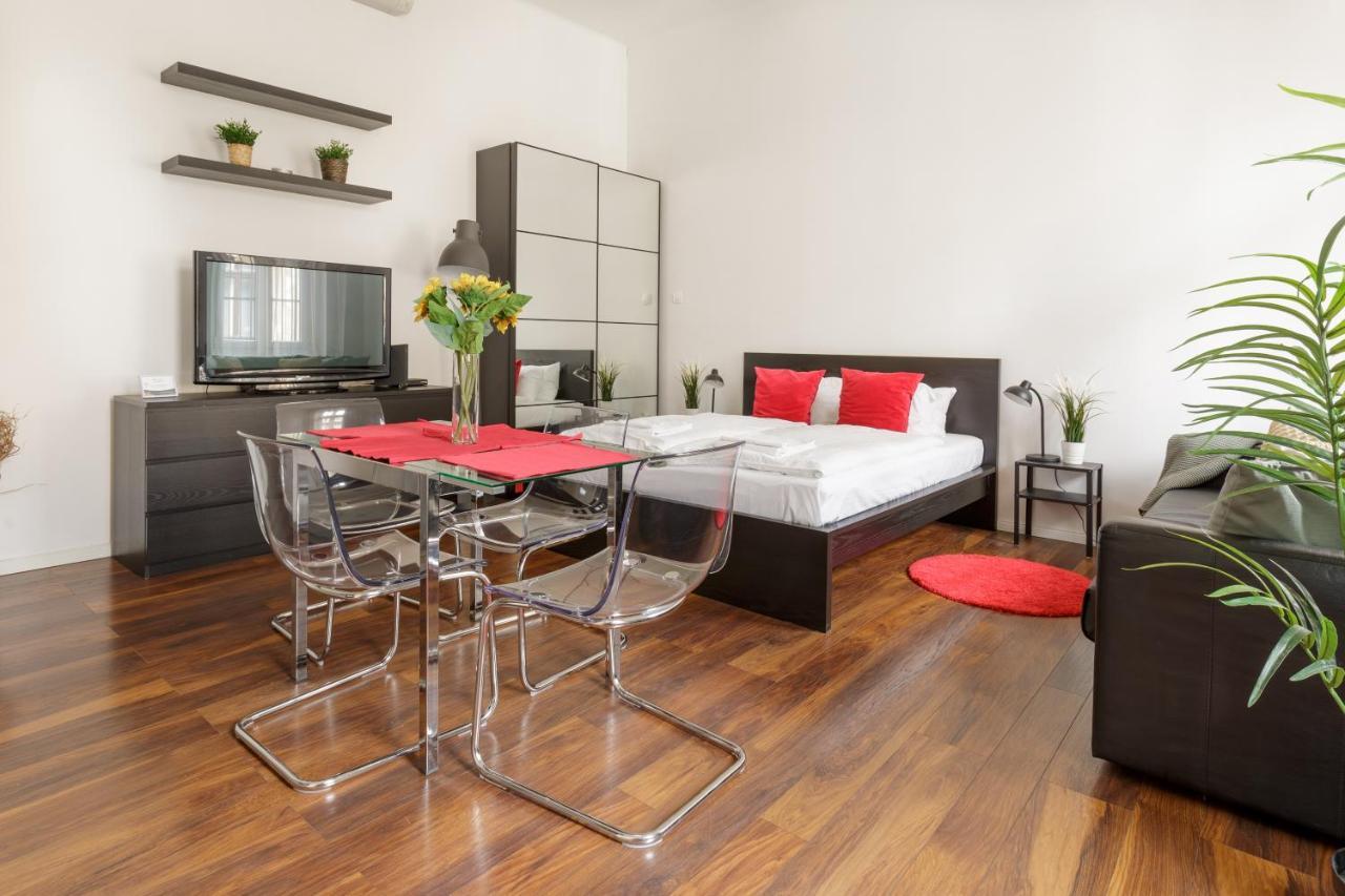 Appartamento Red Dot Two - New Unit In The Heart Of Party Town Budapest Esterno foto