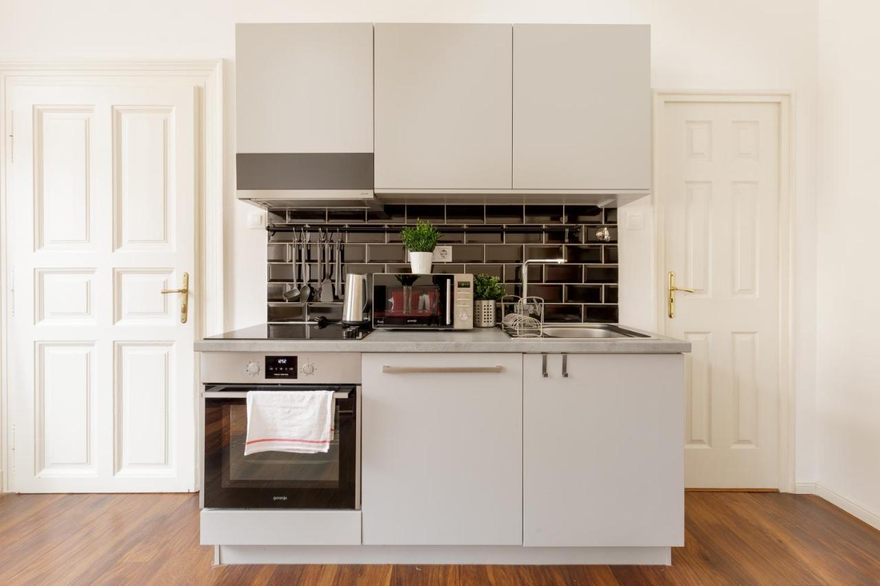 Appartamento Red Dot Two - New Unit In The Heart Of Party Town Budapest Esterno foto